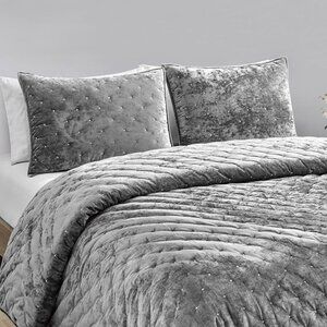 NEW! 3 pc King Quilt Set